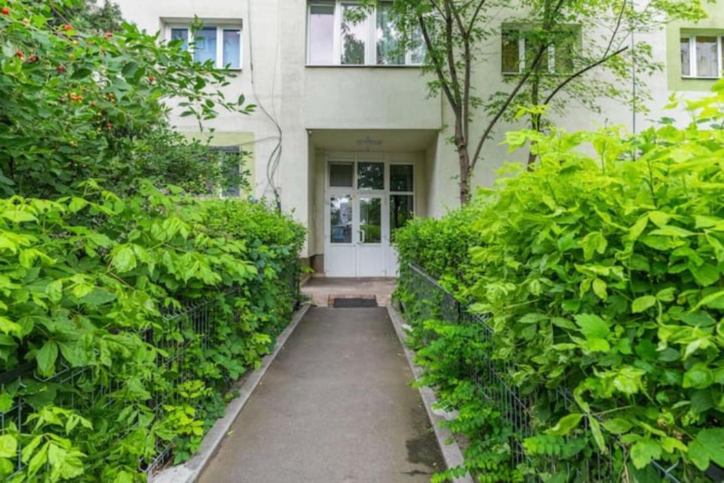 Cosy & Chic Studio Close By Victoria Square Bucarest Exterior foto