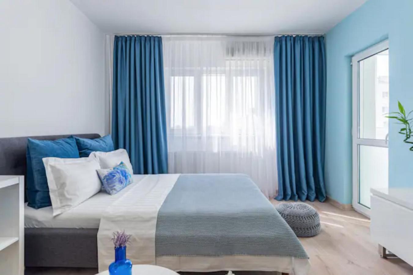 Cosy & Chic Studio Close By Victoria Square Bucarest Exterior foto