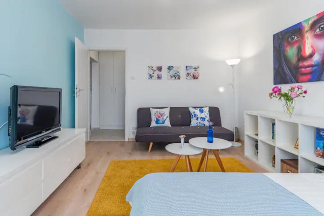 Cosy & Chic Studio Close By Victoria Square Bucarest Exterior foto